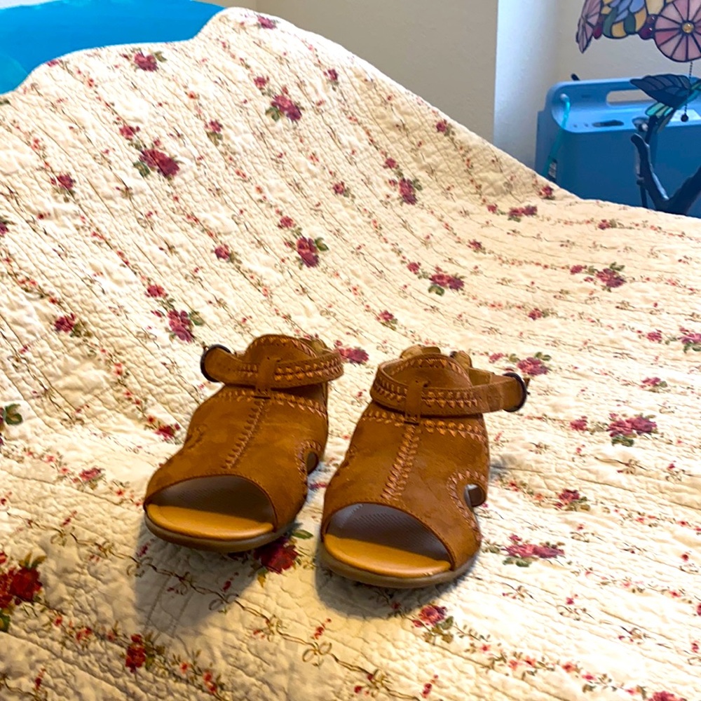 Women’s shoes